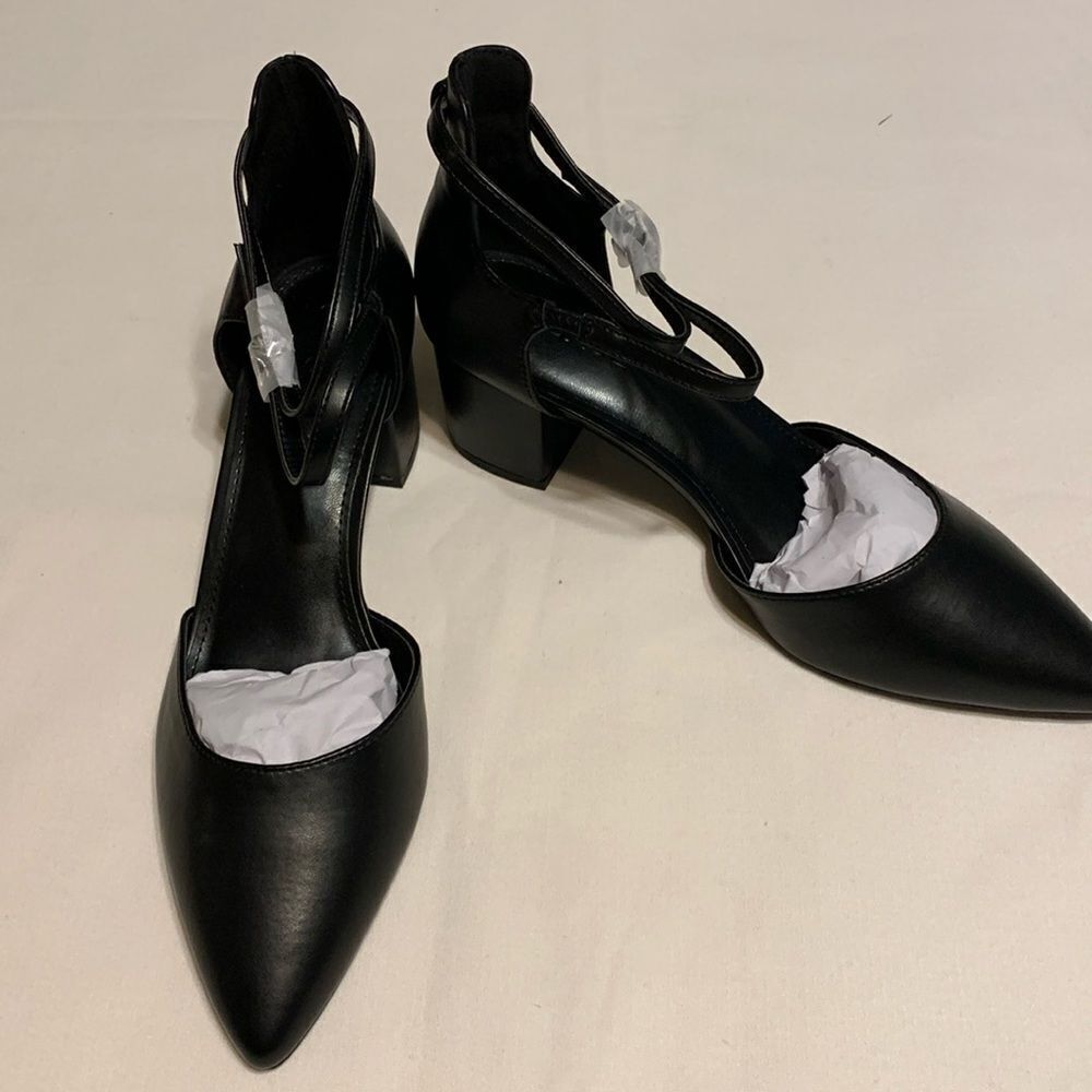 Size 9 black retro wedding dressy shoes with block heel